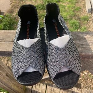 bernie mev. Black and Silver Flats